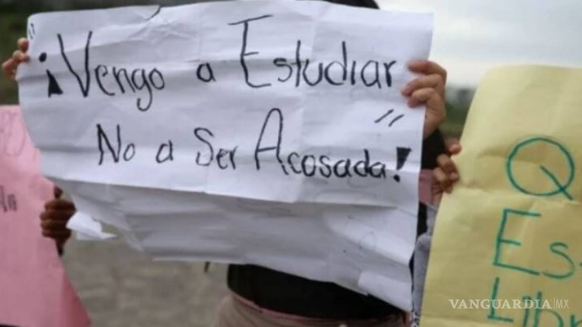 Alumnas denuncian acoso de maestros en Veracruz; muestran conversaciones