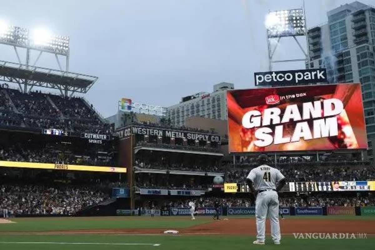 Madre e hijo fallecen en el Petco Park de los Padres tras caer de tribuna