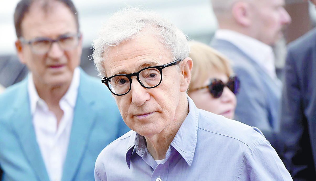 Cuestionan a Allen sobre supuesto abuso