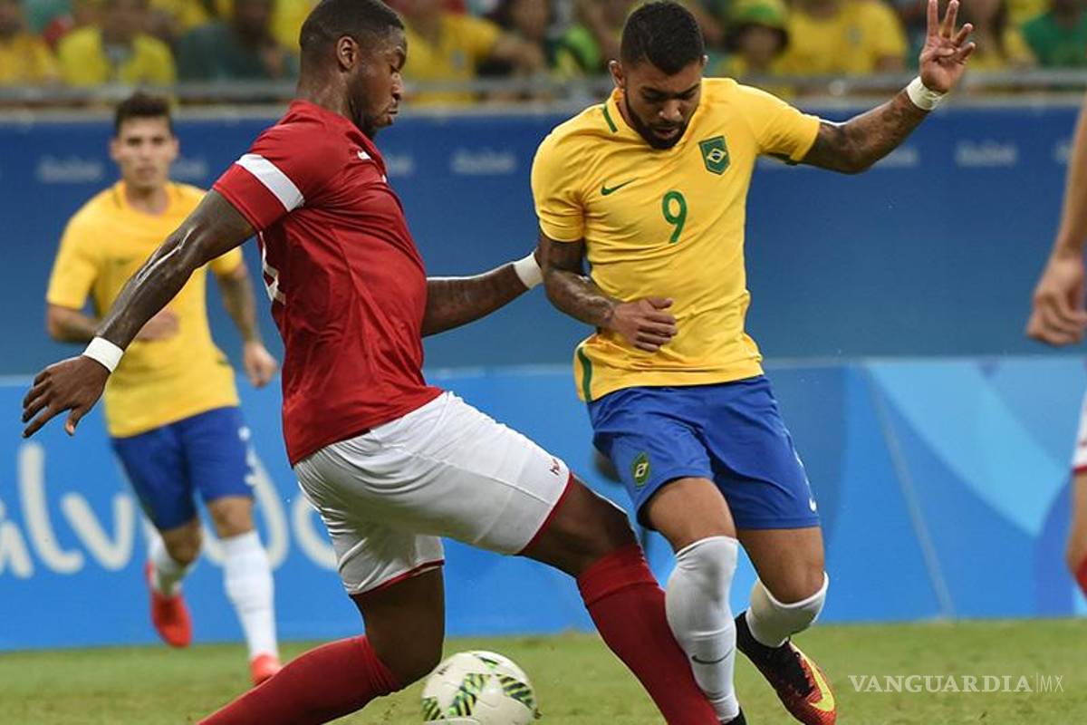 Brasil revive y se clasifica a cuartos