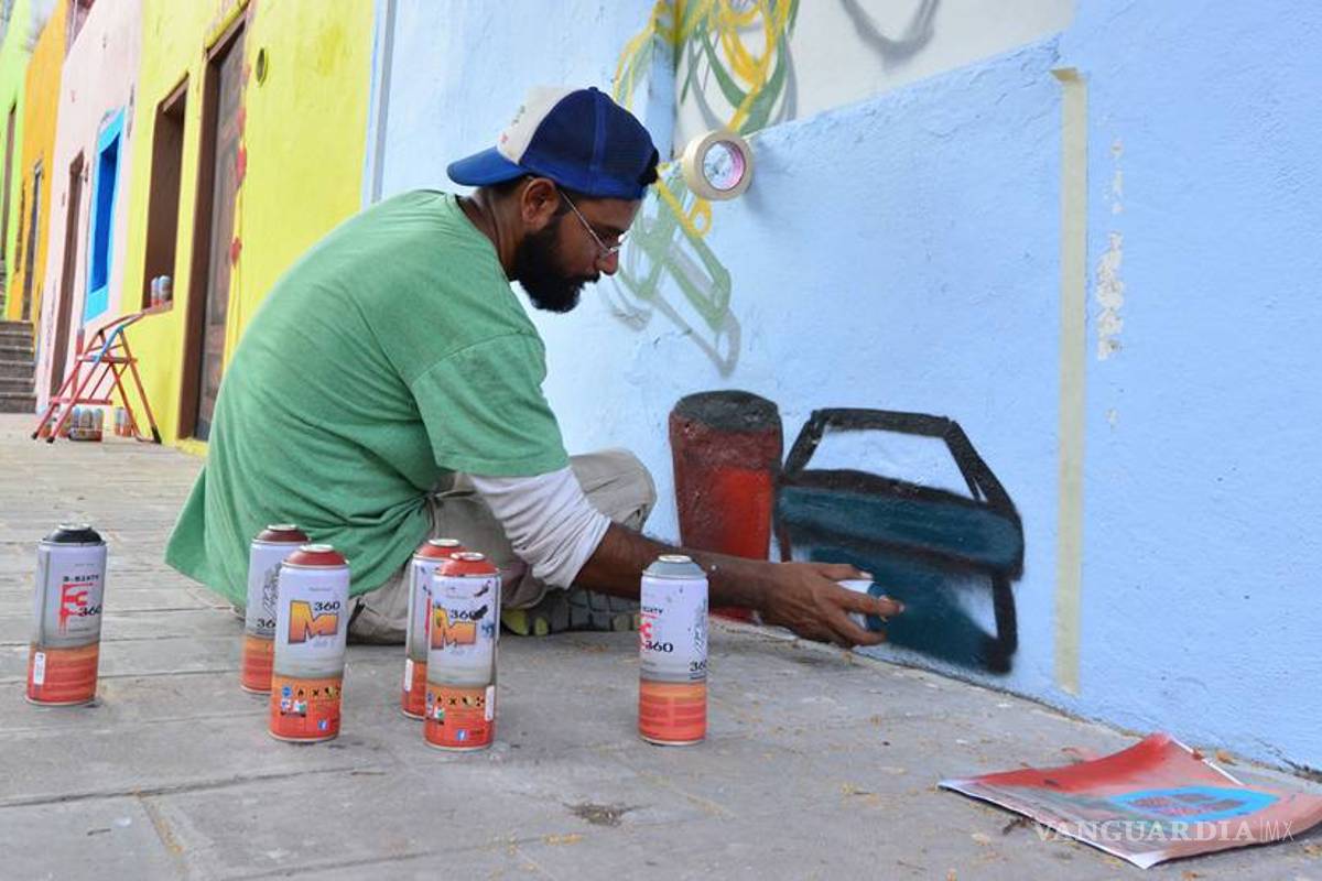 $!Artistas urbanos de Monclova embellecen la Plaza Zapopan