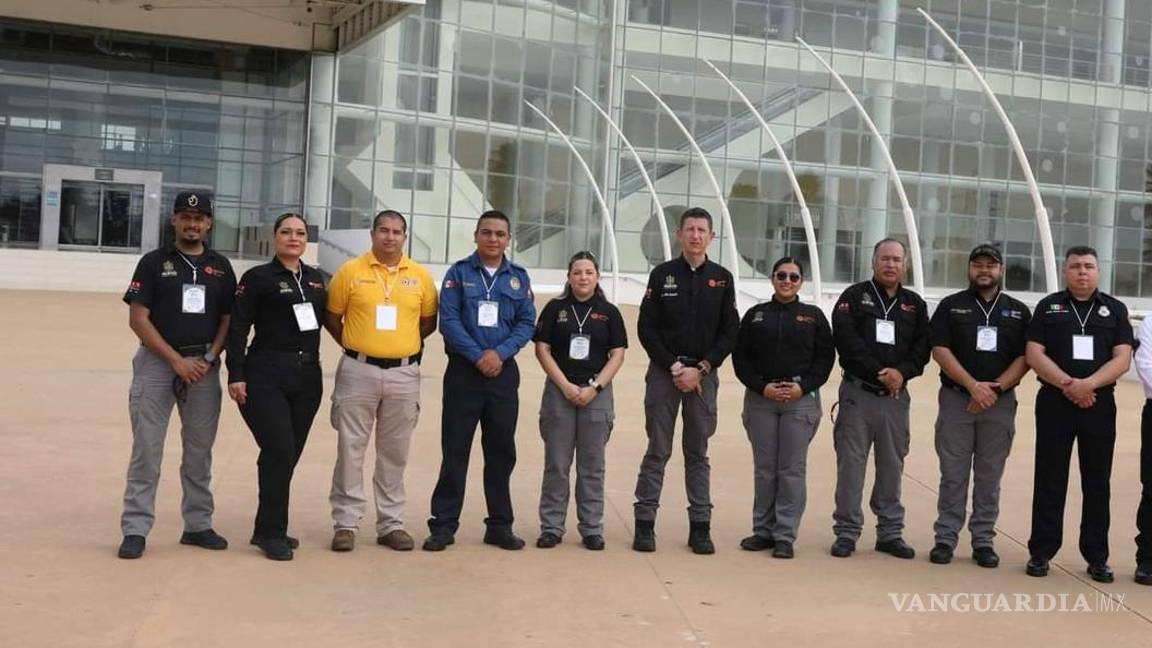 $!Bomberos de la Región Noreste del País son capacitados para atender siniestros que pudieran ocurrir en autos eléctricos.