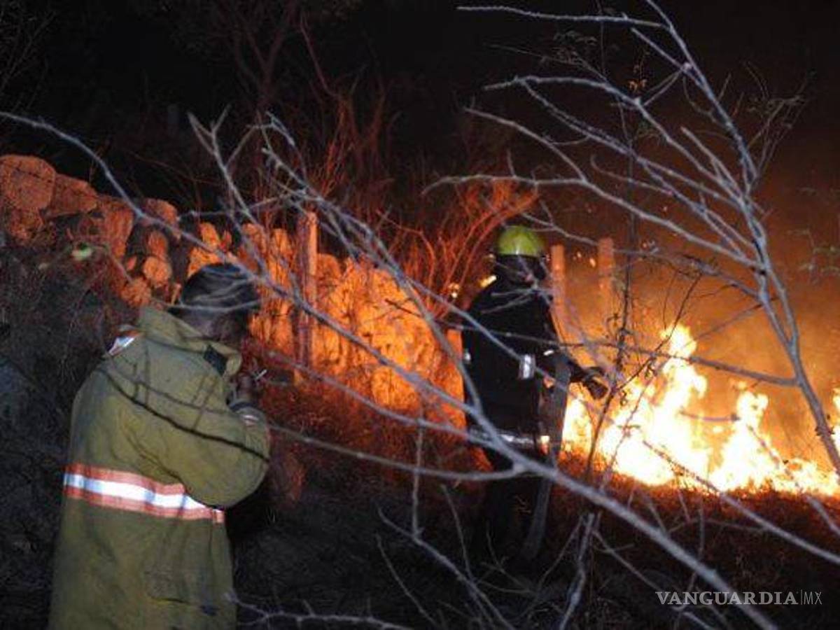 $!Incendio forestal en Acapulco ya ha consumido más de 30 hectáreas