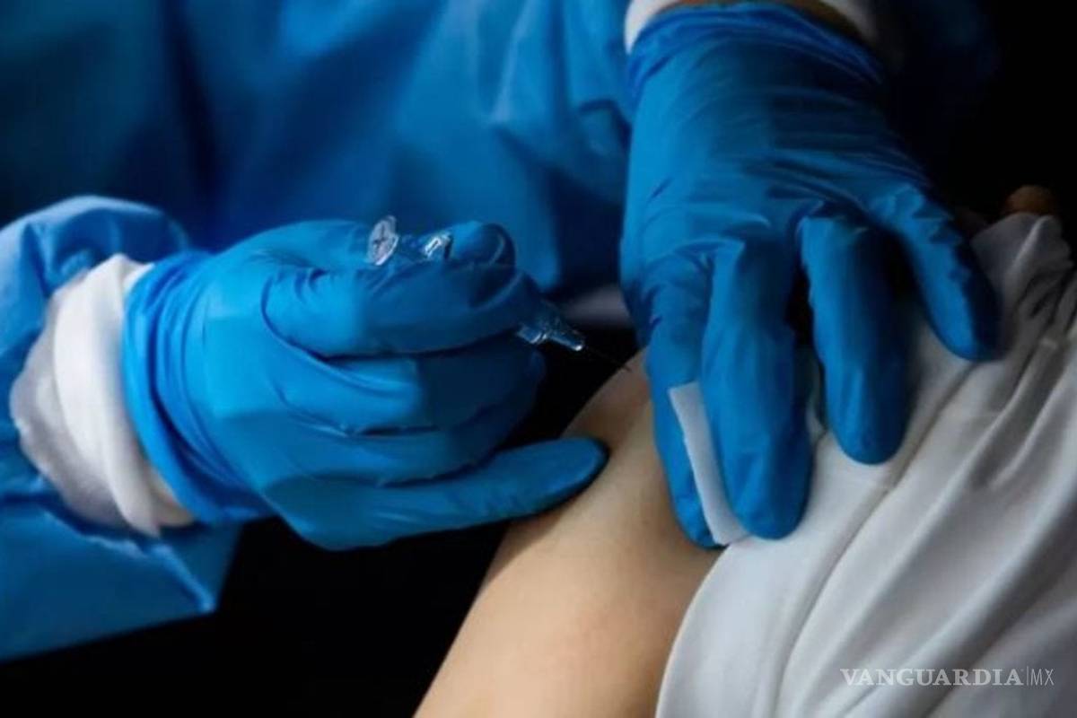 Inicia distribución de vacunas COVID de Sinovac en México; irán a todos los estados