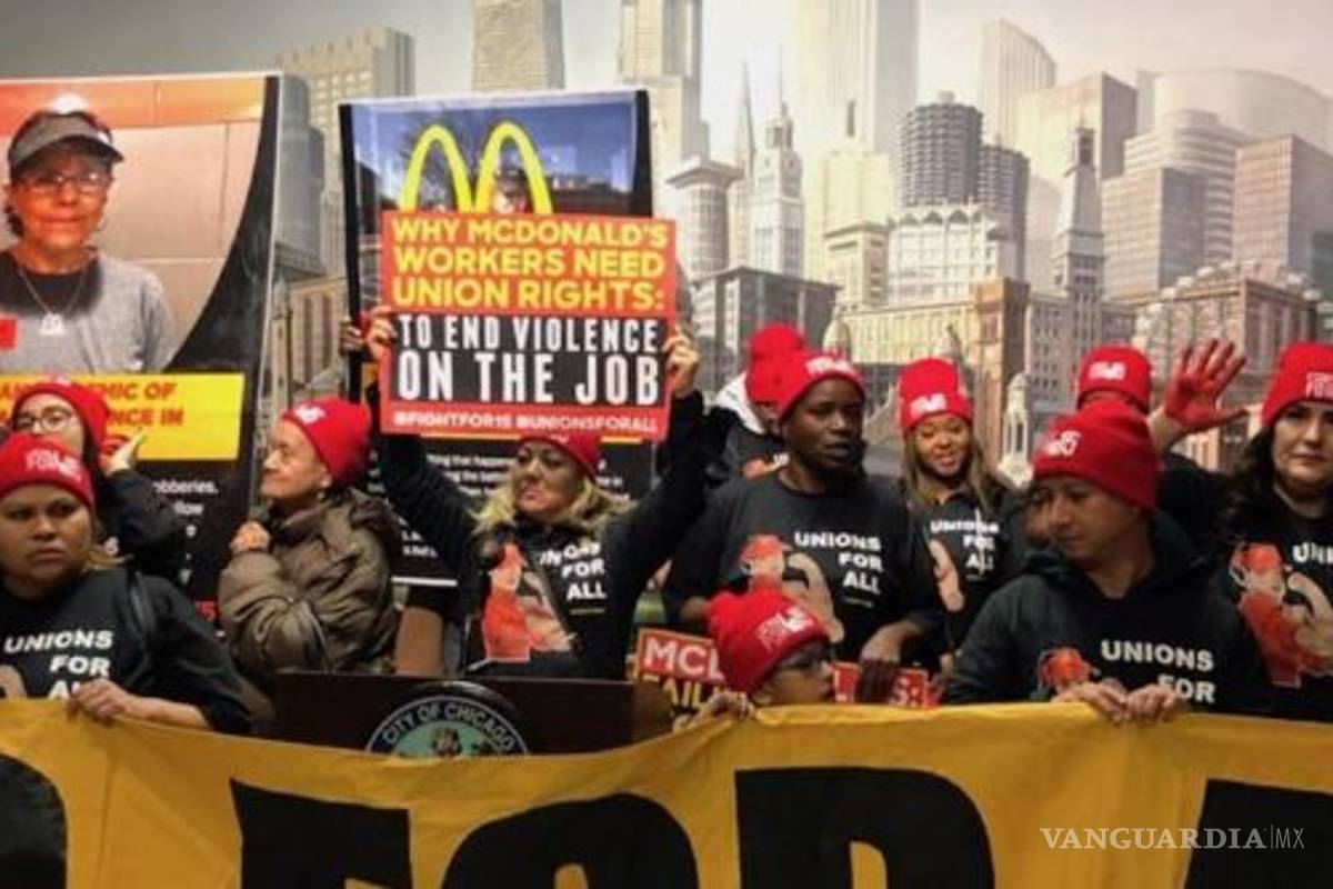 Protestan trabajadores de McDonalds en Chicago contra violencia que viven en tiendas
