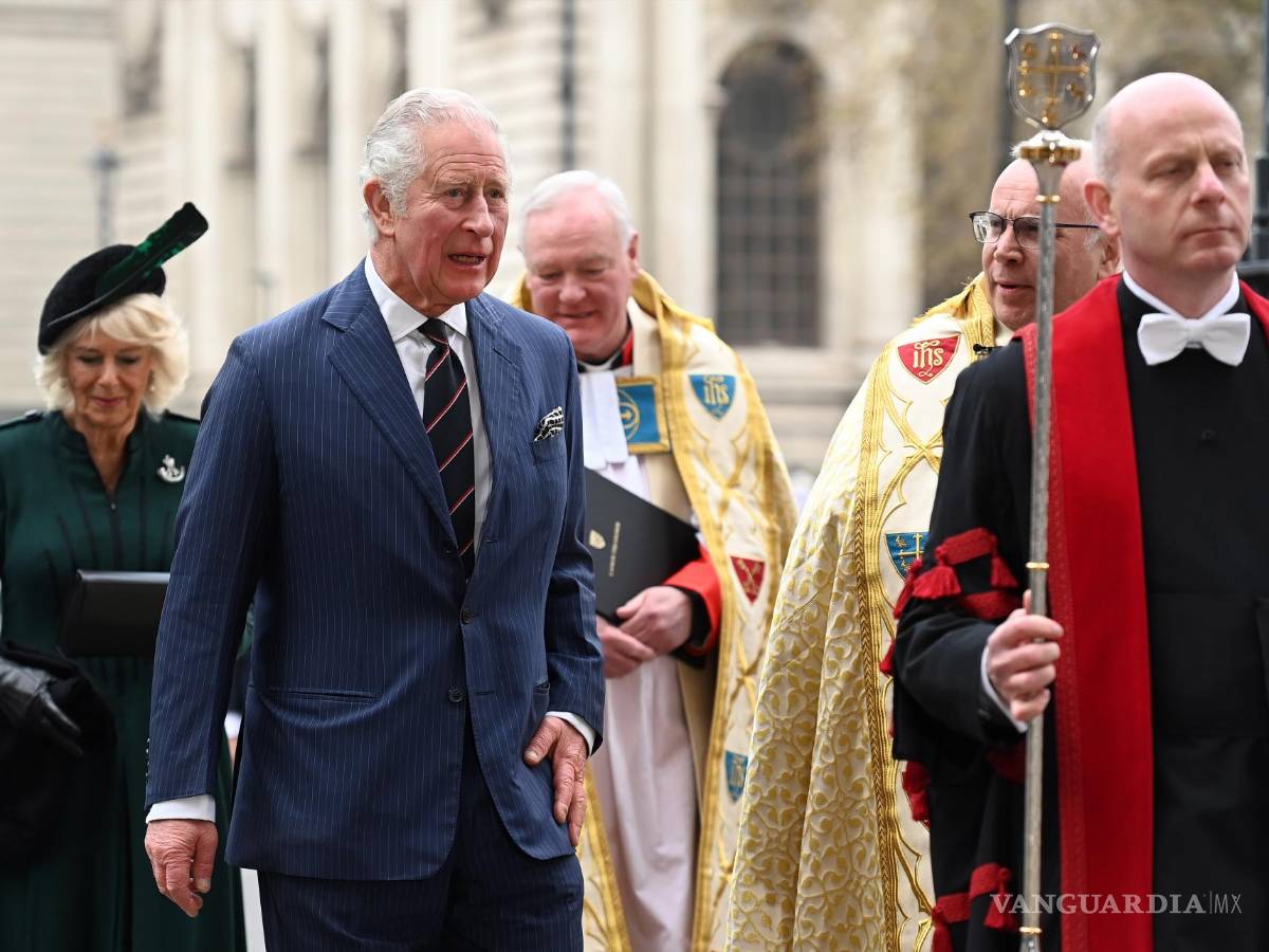 $!El Príncipe Carlos y Camilla, Duquesa de Cornualles llegan para el Servicio de Acción de Gracias por la vida del Príncipe Felipe.