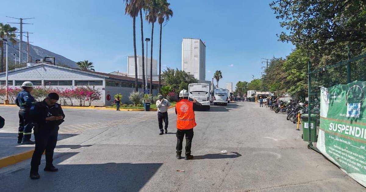 Evacuan a más de 70 personas por incendio y explosión en Zinc Nacional, en Nuevo León