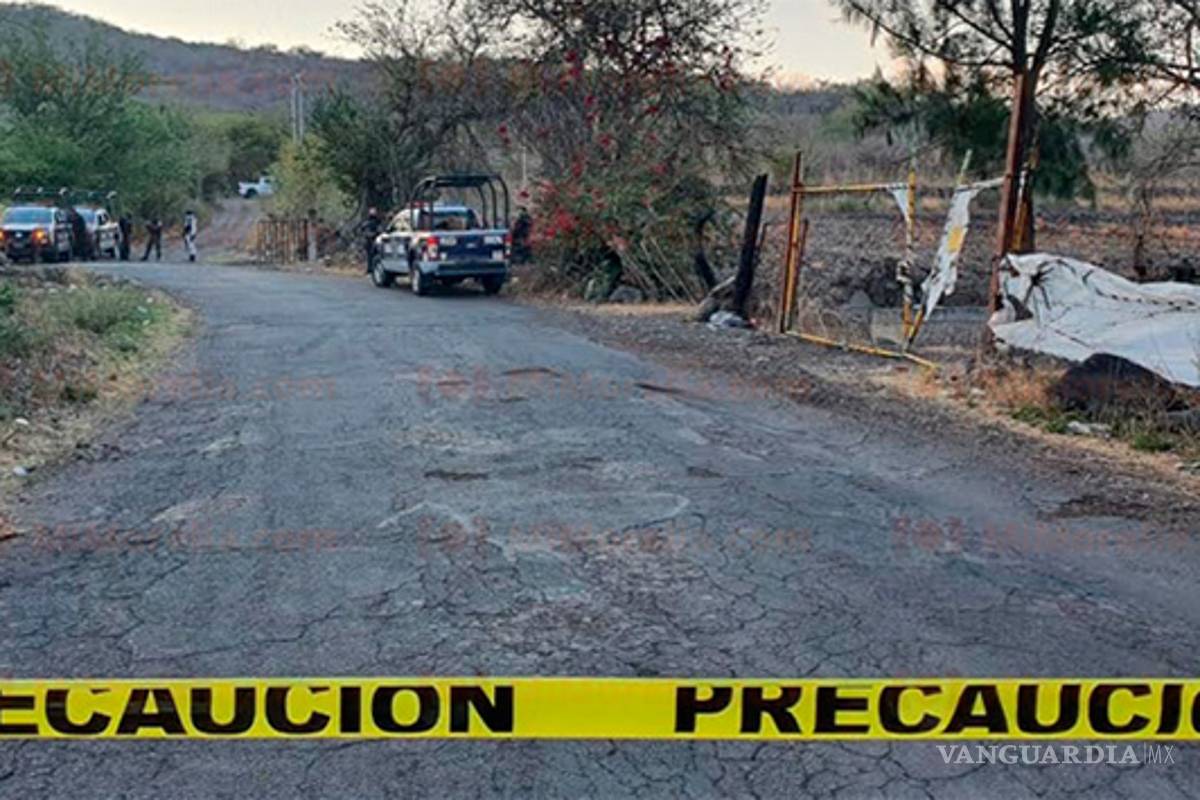 Asesinan a dos niñas en Michoacán, dejan sus cuerpos en la carretera