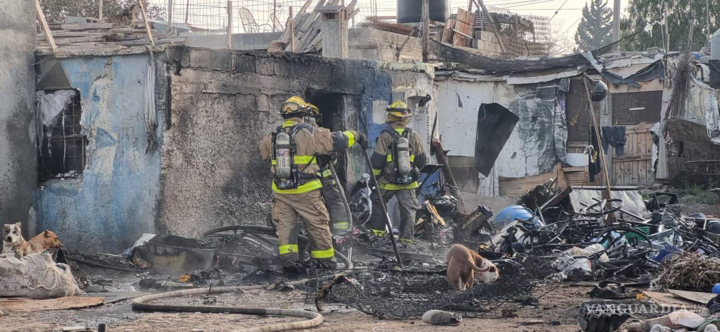 ¡Héroe! Padre casi muere en incendio; logra rescatar a sus 3 hijos menores, al oriente de Saltillo