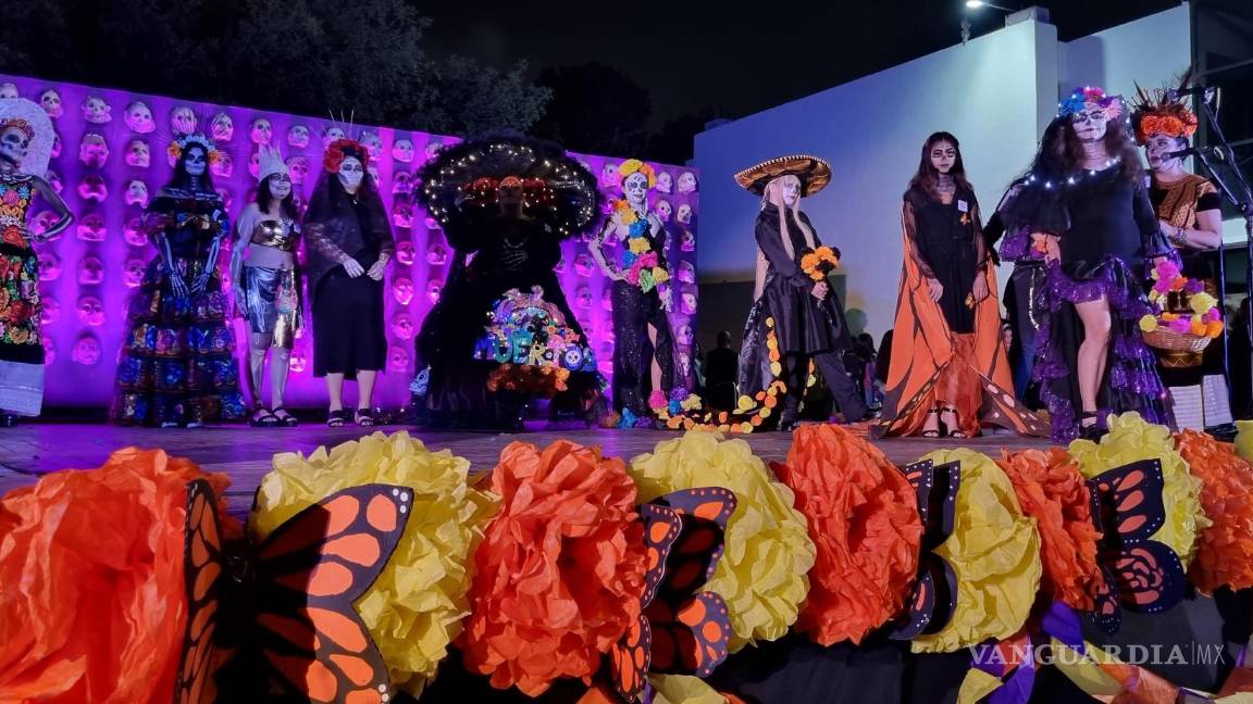 $!El concurso de Catrinas y Catrines estuvo muy reñido.