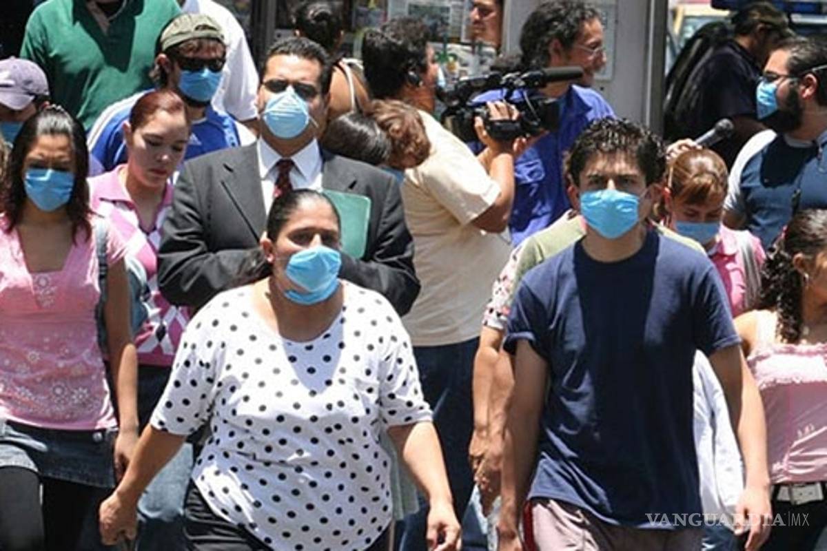 Lanzan alerta por venta de cubrebocas usados en México; los recogen de la basura