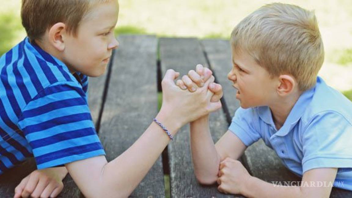 Cuatro formas de evitar peleas de hijos competitivos