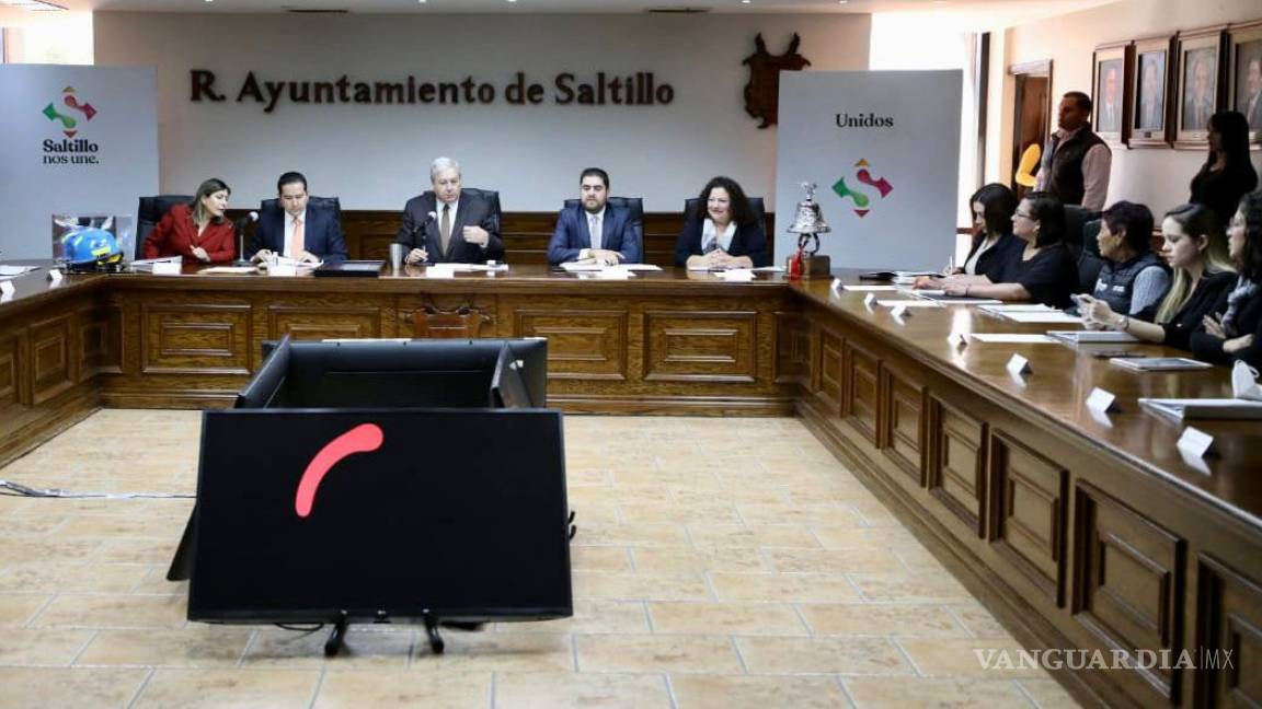 $!Durante esta sesión, el Cabildo de Saltillo aprobó por unanimidad el dictamen de la Comisión de Gobernación y Reglamentos.
