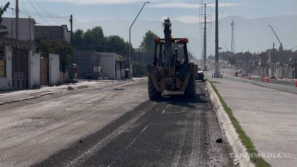 $!Cuadrillas municipales realizan recarpeteos generales para sustituir tramos deteriorados tras las lluvias recientes.