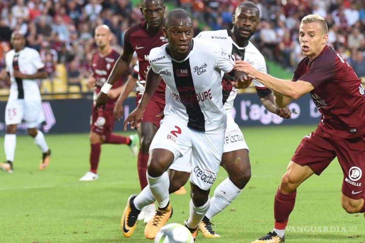 Fanáticos le piden a jugador que lesione a Neymar