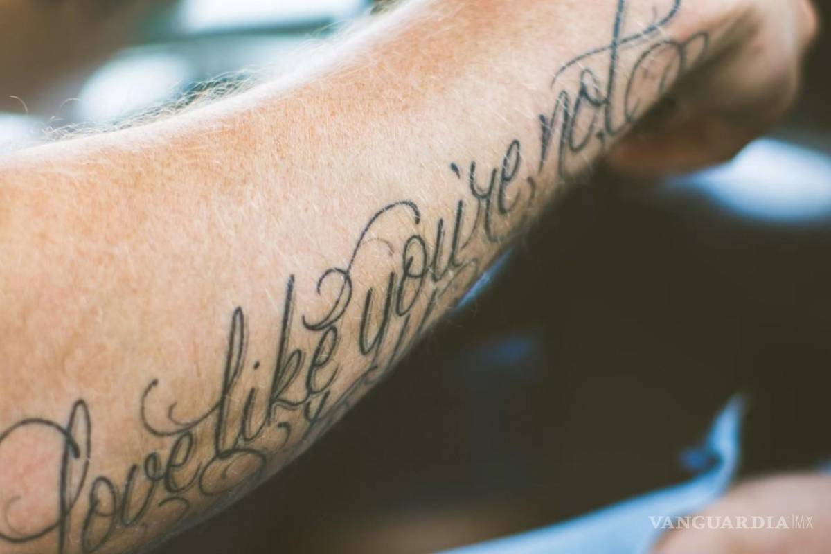 Revelan que tintas para tatuajes pueden contener sustancias cancerígenas