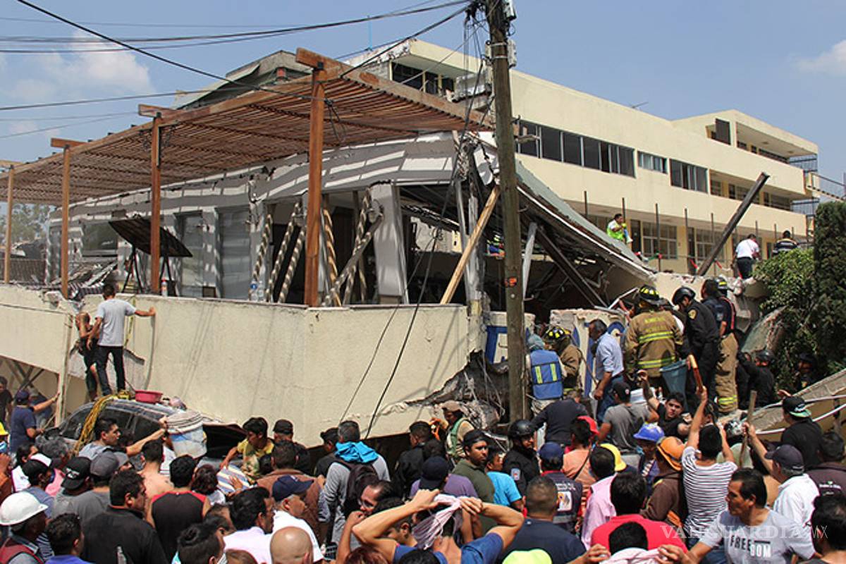 ¿Y los familiares de los atrapados del colegio Rébsamen?, no están ahí