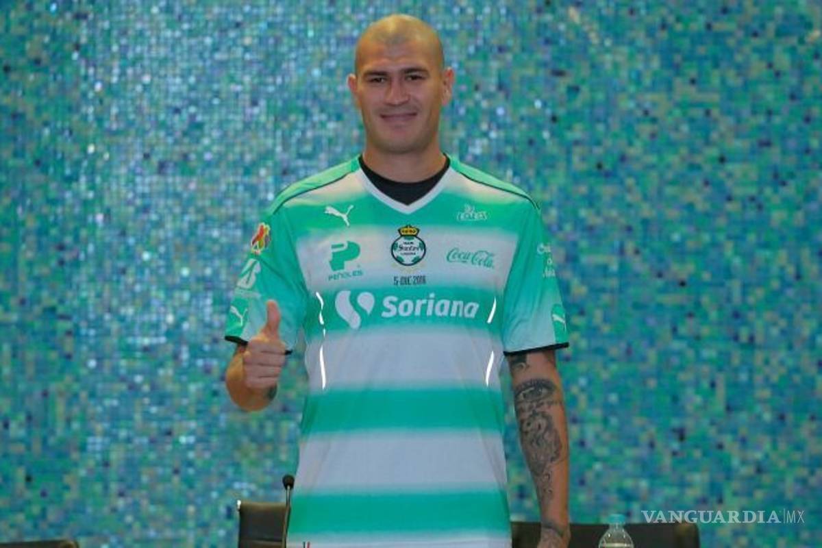 'Chatón' Enríquez se disfraza del 'Negro del Whatsapp'