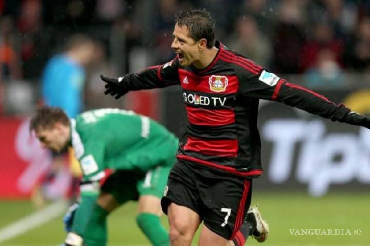 Da Chicharito triunfo al Bayer con doblete