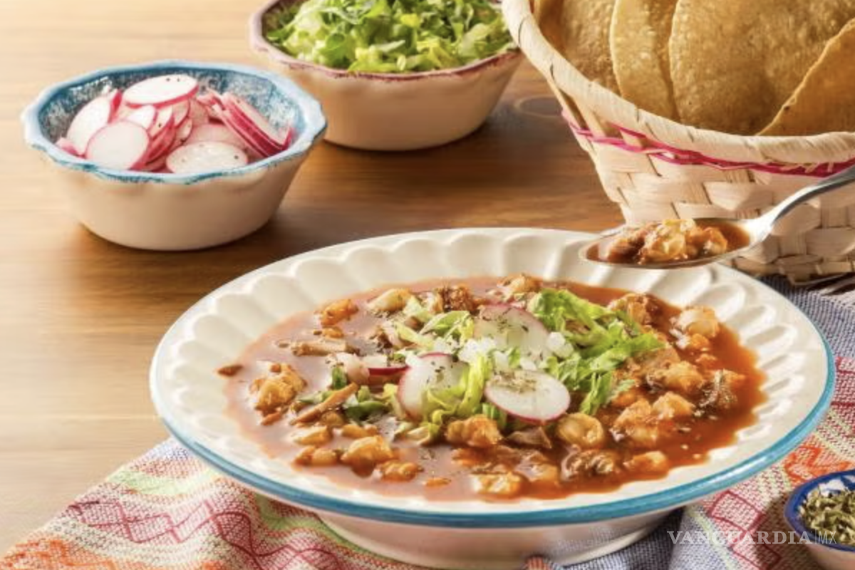 $!El pozole rojo es un clásico de las fiestas patrias y no puede faltar en tu mesa.