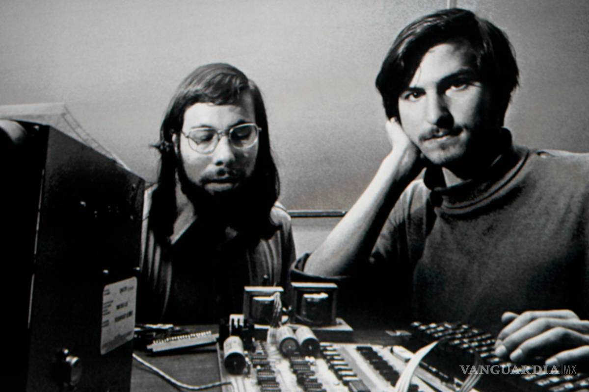 Del garage a la cima del éxito: 5 cosas que no sabías sobre Apple