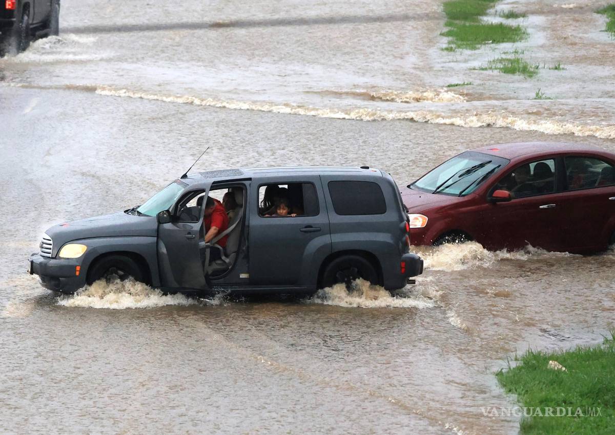 $!Algunas vialidades se ven afectadas, al cruzar cerca de afluentes naturales.