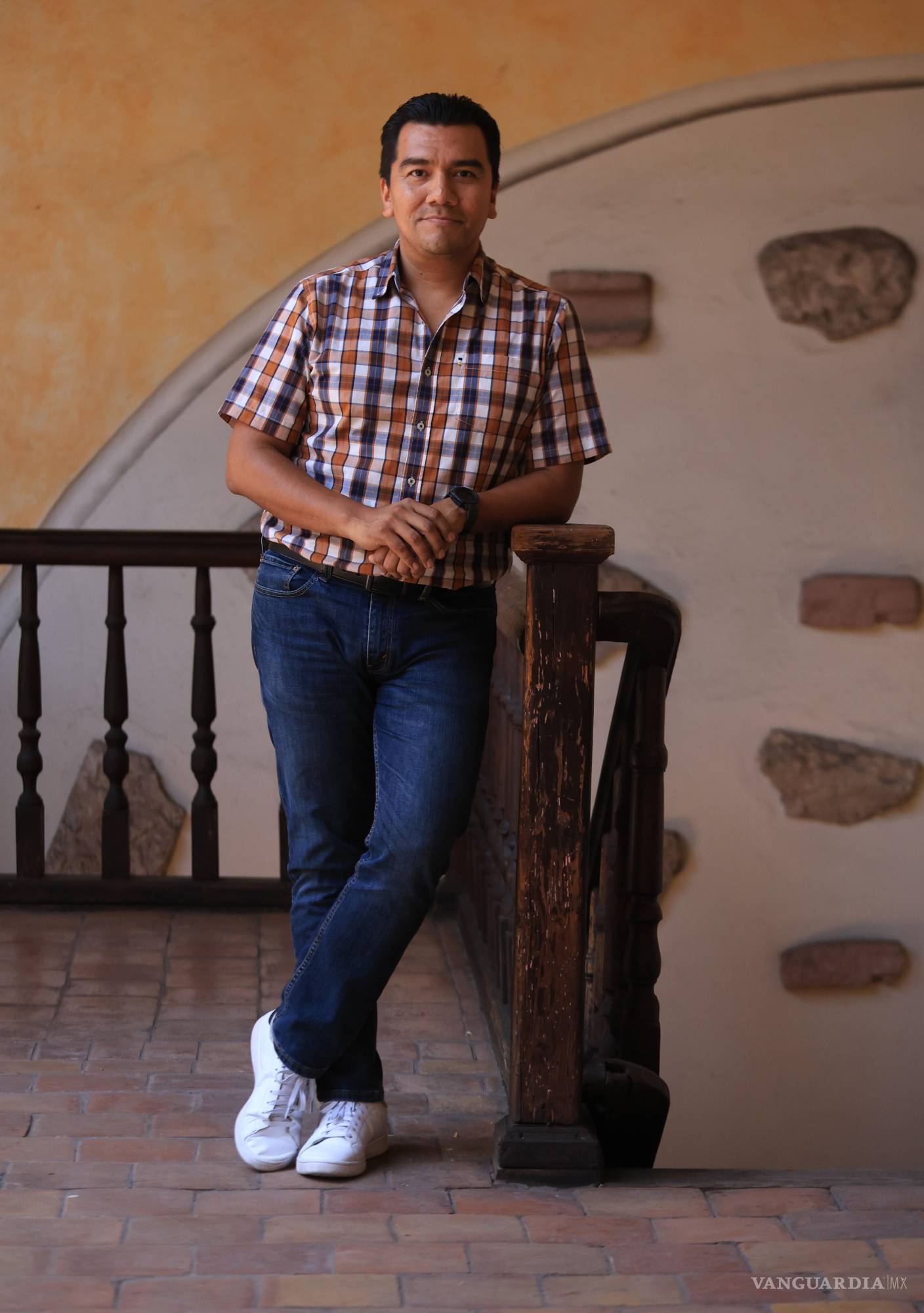 $!Desde la Facultad de Ciencias Sociales, Castillo impulsa una historia crítica que dialogue con la comunidad. “No se trata de imponer relatos, sino de abrir espacios de reflexión”, afirma. Su mirada se enfoca en el noreste como un territorio entrelazado por memorias, conflictos y futuros posibles.