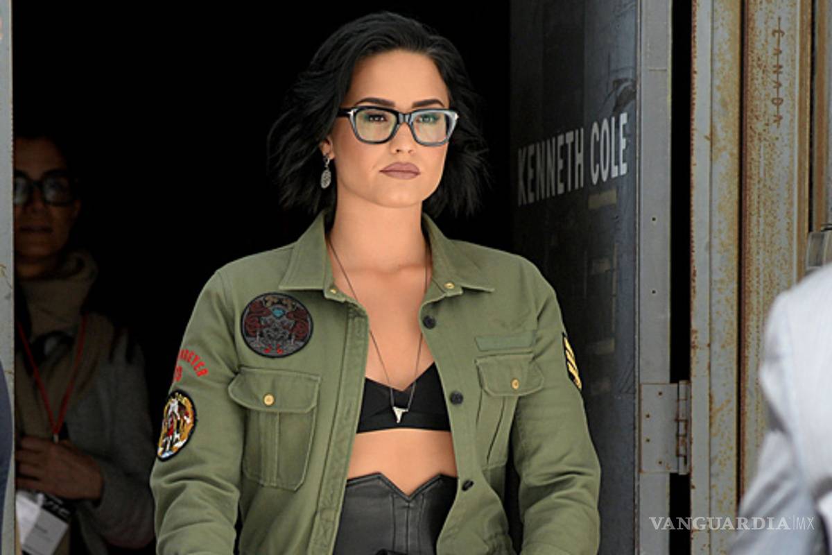 Captan a Demi Lovato en la calle luego de sobredosis