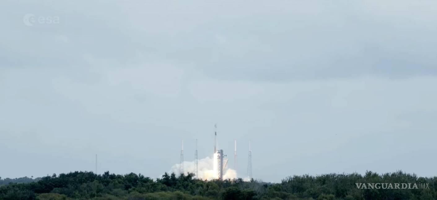 $!La primera misión de defensa planetaria de la Agencia Espacial Europea (ESA) Hera logró despegar desde Cabo Cañaveral en un cohete Falcon 9 de SpaceX .