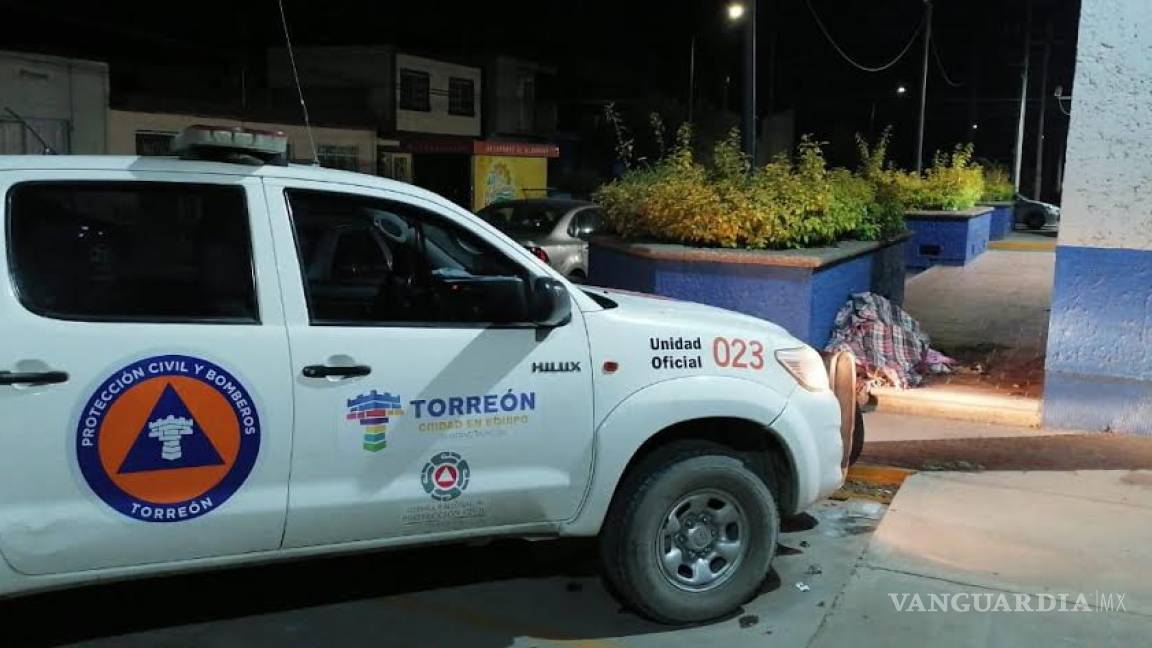 Protección Civil de Torreón apoya a personas en situación de calle