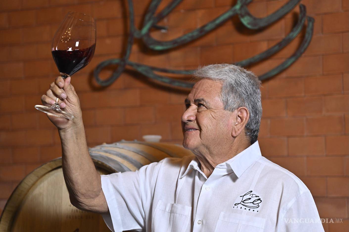 $!El enólogo del año, Francisco Rodríguez, con más de mil 200 medallas a lo largo de su carrera.