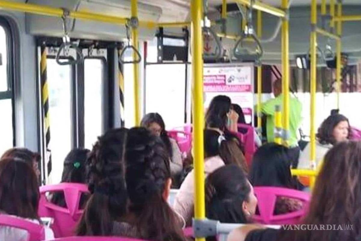 Pasajeras piden a trans bajar de autobús para mujeres, en Pachuca