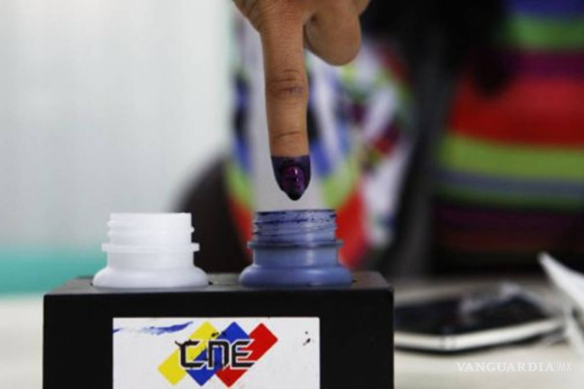 Venezuela prohíbe portación de armas y declara ley seca por elecciones