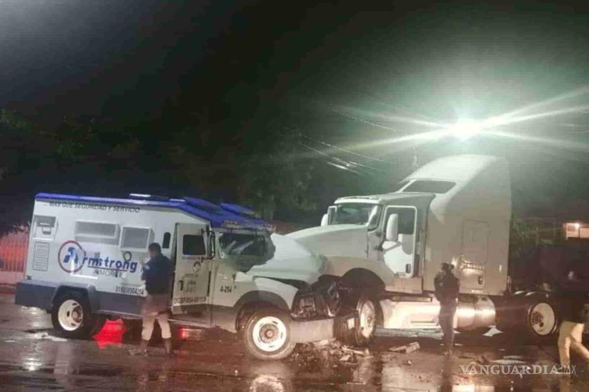 Roban 80 millones de un camión de valores, para asaltarlo lo chocaron con tráiler