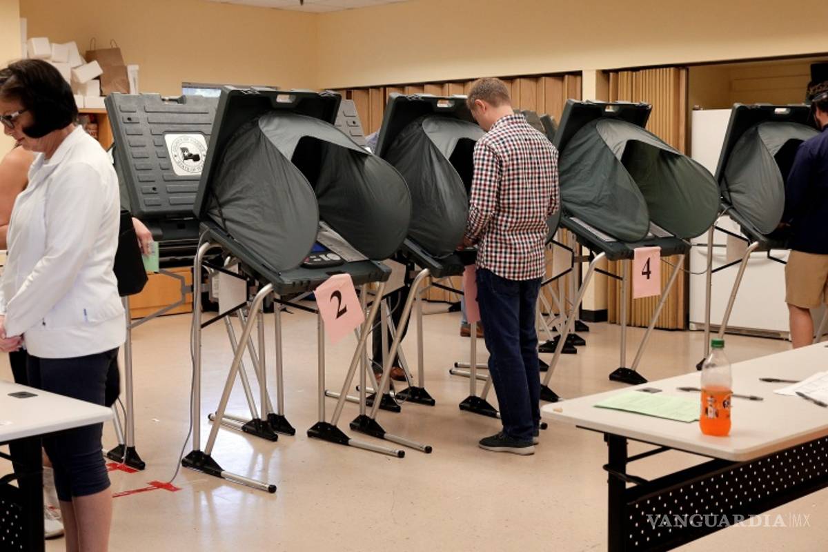 Acuden a las urnas residentes de Texas para elegir representantes