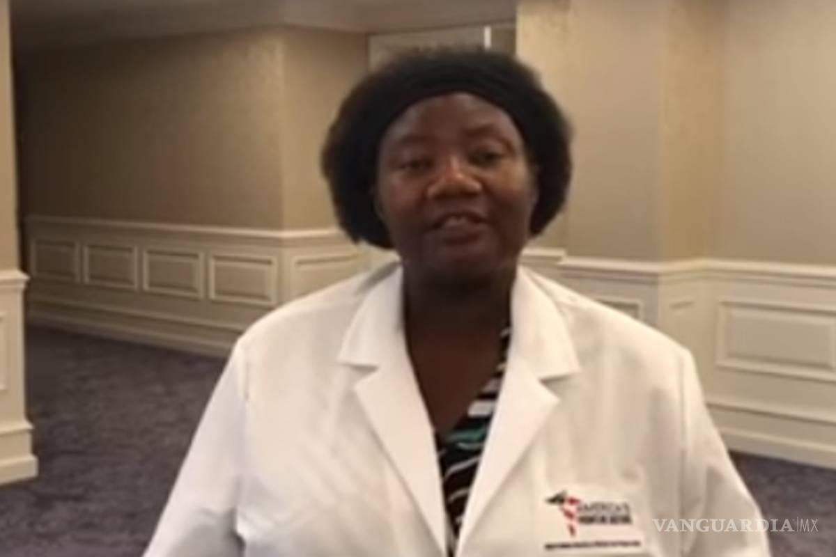 La polémica doctora Stella Immanuel que defiende el uso de hidroxicloroquina y cree en los aliens