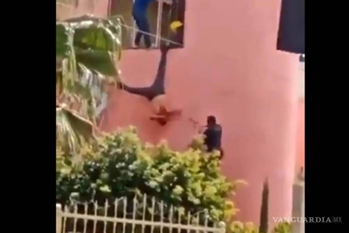 Policías de Tonalá agarran de 'piñata' a ladrón (video)