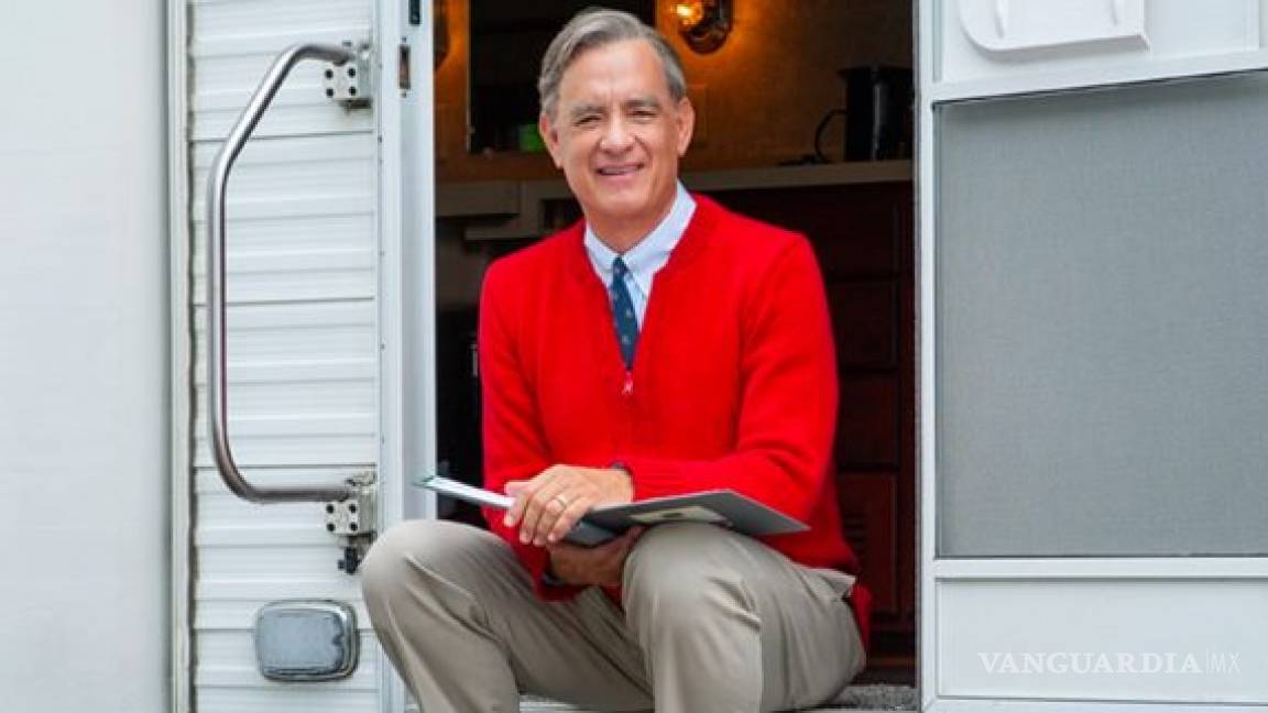 Tom Hanks es tu adorable vecino en el primer tráiler de Mister Rogers