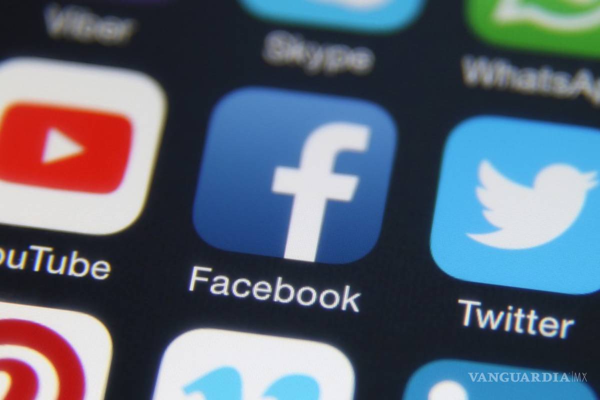 Eliminan YouTube y Facebook millones de contenidos extremistas