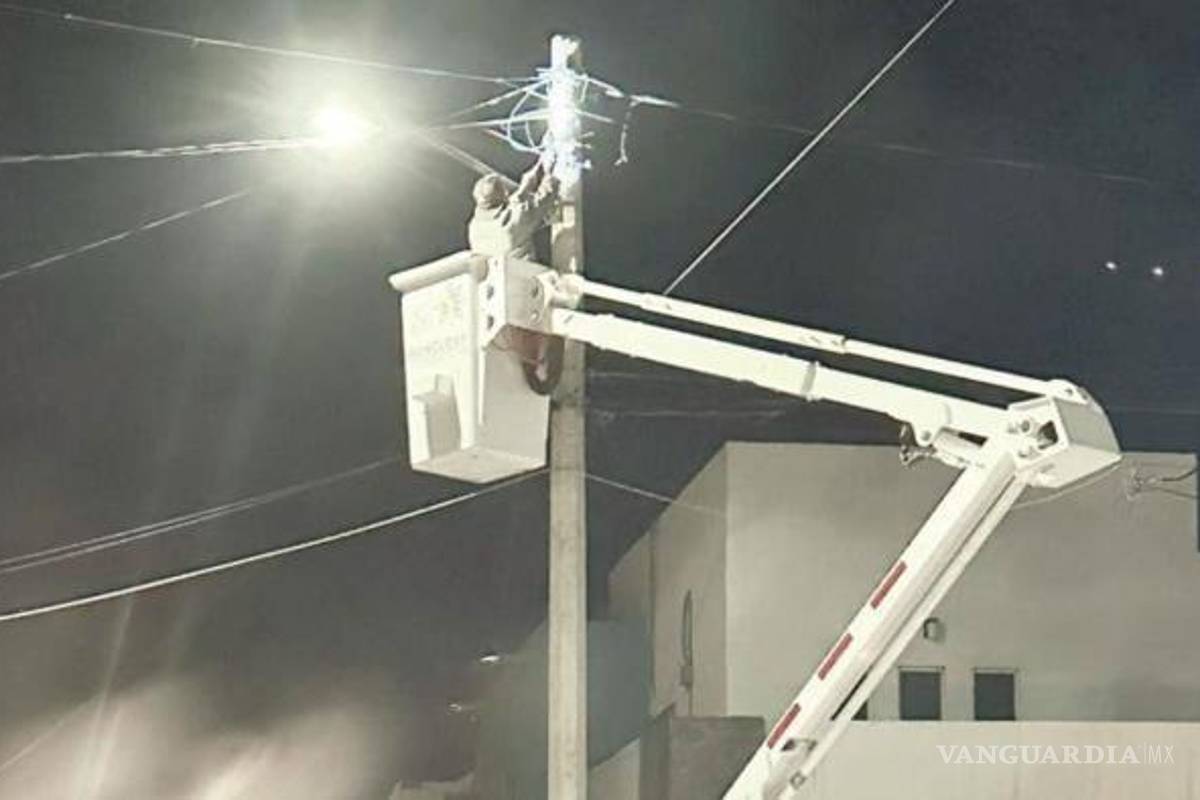 Intensifican revisión de alumbrado público en Monclova por lluvias y frío