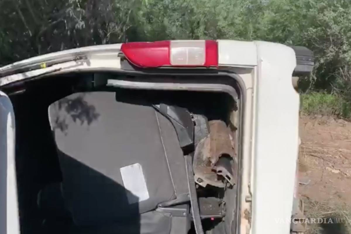 Reporteros lesionados durante accidente carretero en gira de AMLO ya fueron dados de alta