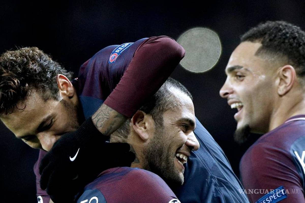 'Neymar tenía que salir de la sombra de Messi'; Dani Alves