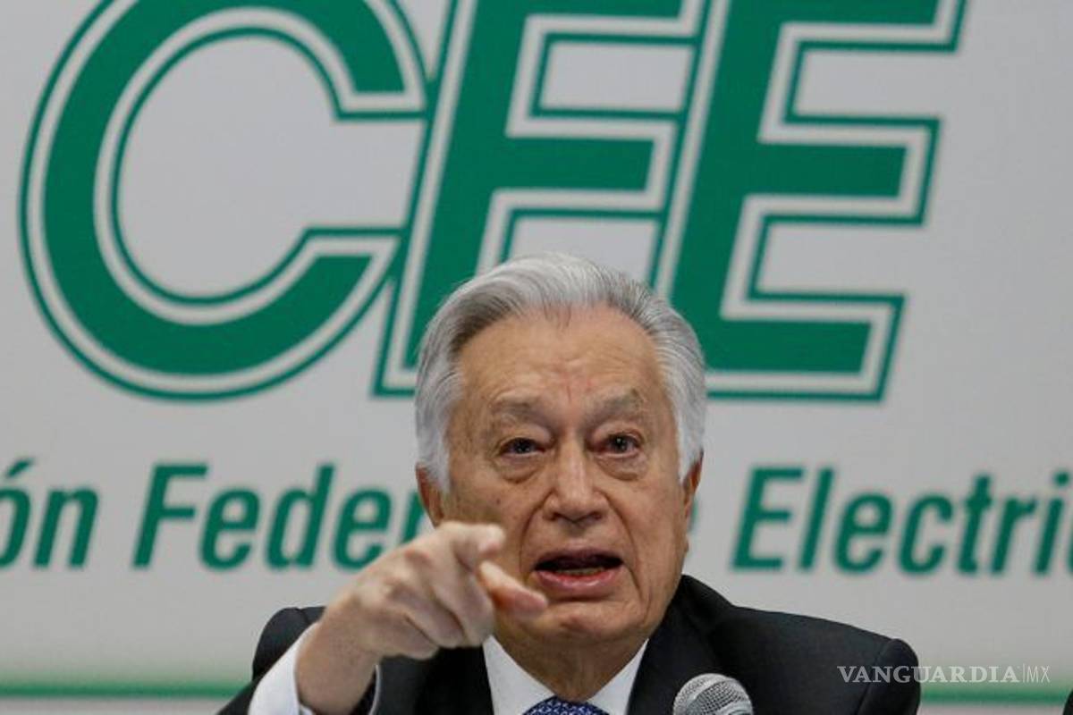 Firmas de energías renovables 'tienen que pagar a la CFE': Manuel Bartlett