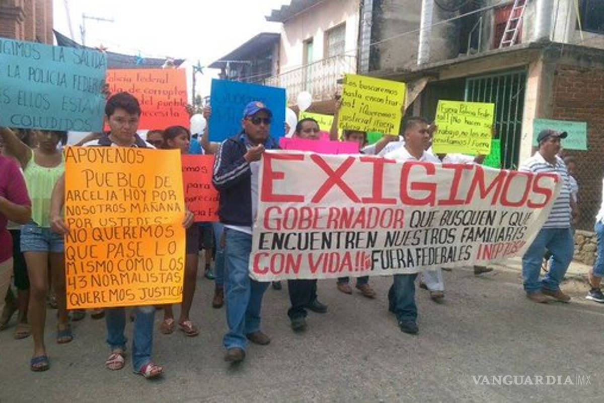 Bloquean carretera en Iguala; exigen salida de Policía Federal de Arcelia