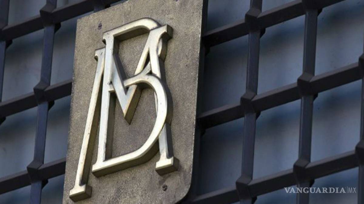 Analistas consultados por Banxico prevén caída del PIB a 7.99%