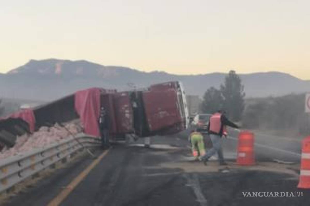 Doble accidente se registra en la Carbonera: riegan cargamento de cebollas