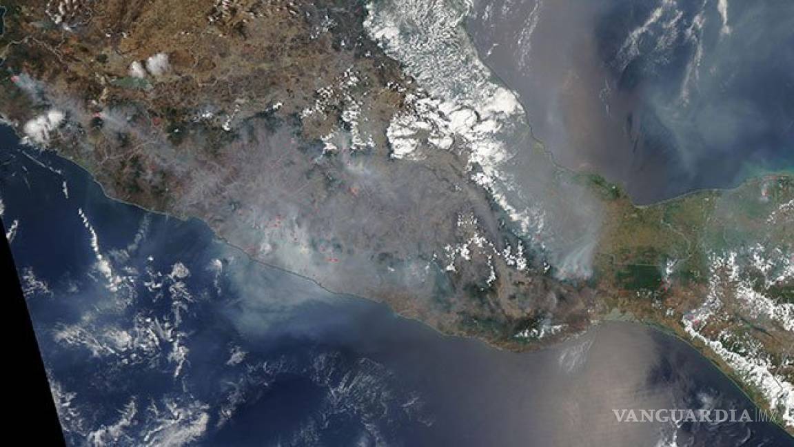 Comparte NASA foto del sur de México en llamas