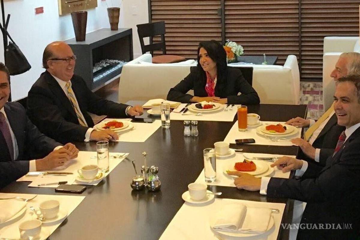 Alejandra Barrales se reúne con gobernadores emanados del PRD