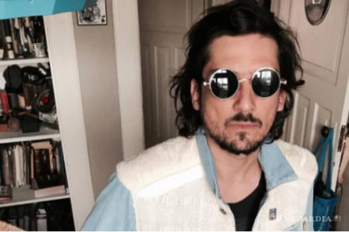 Se burlan de León Larregui tras raro discurso en ‘Amplifica’