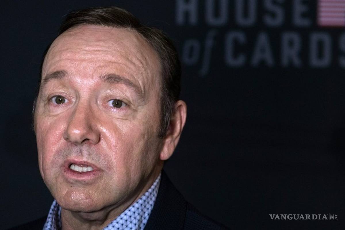 Policía británica investiga violación vinculada a Spacey